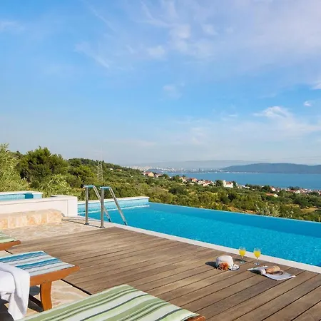 Holiday home Seven Gems *